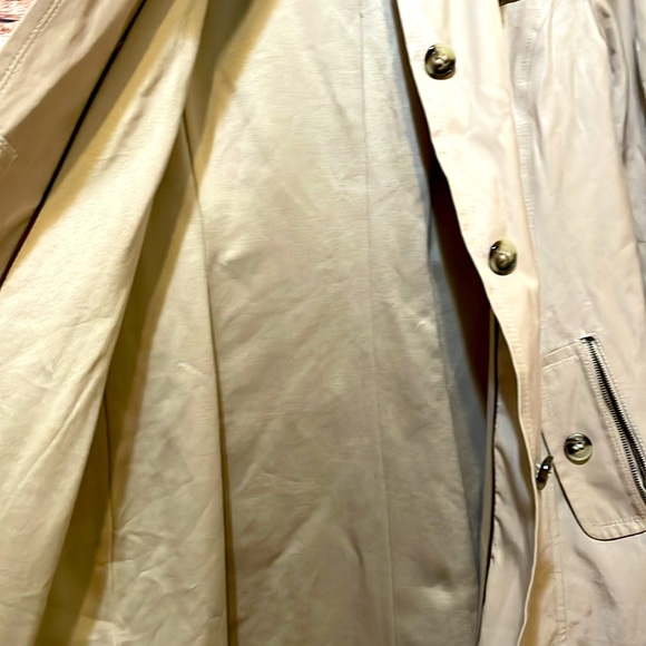 DKNY trench coat - Picture 6 of 13